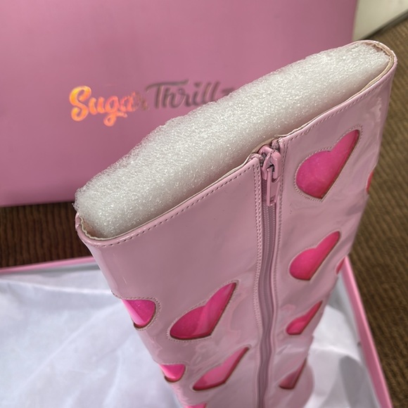 Brand new Sugar Thrillz Sweet Romance Go Go Boots in Pink Size 8 - NEVER… - Picture 3 of 4
